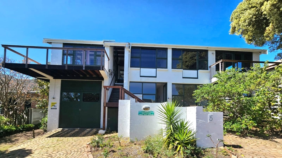 5 Bedroom Property for Sale in Herolds Bay Western Cape